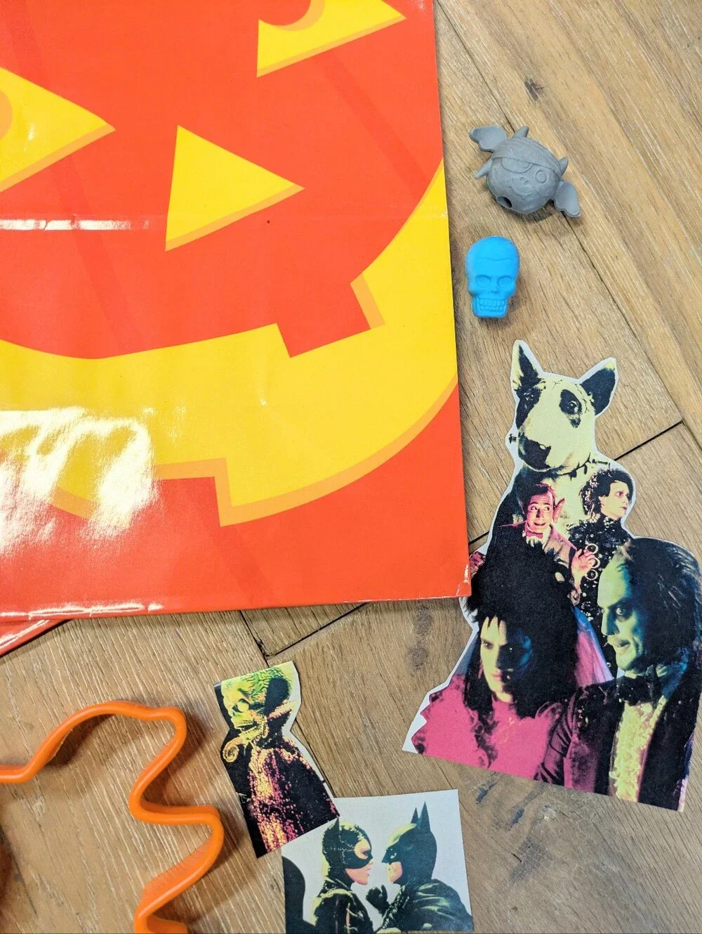 Small Lot Of 90s HALLOWEEN items - Party Invitations Bags Cookie Cutter Skeleton